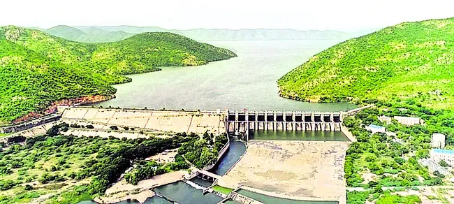 సోమశిలకు కృష్ణమ్మ పరుగులు