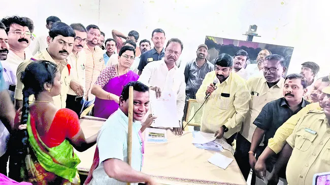 అర్హులందరికీ ఇందిరమ్మ ఇళ్లు