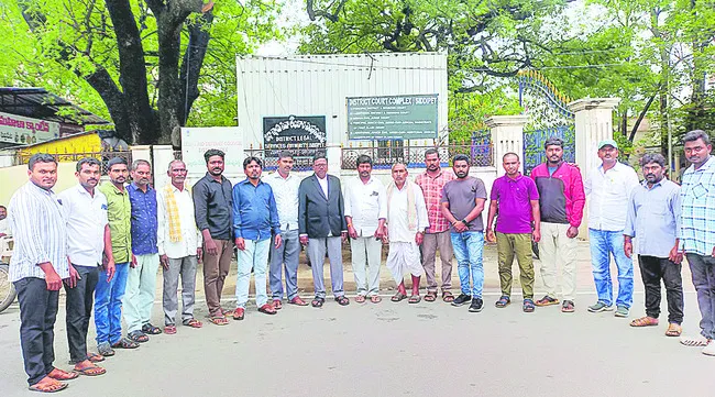నిర్వాసితులపై కేసు కొట్టివేత