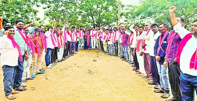● జెడ్పీ మాజీ చైర్పర్సన్ దావ వసంత