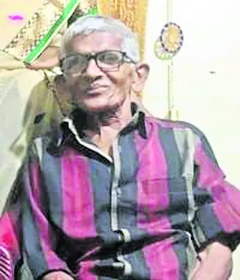 ద్విచక్ర వాహనం ఢీకొని..