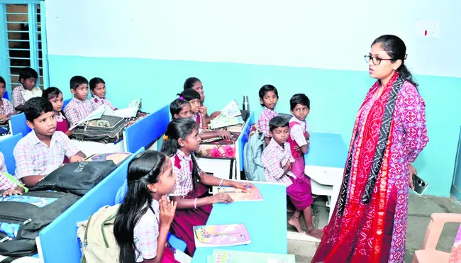 విద్య, వైద్యరంగాలపై ప్రత్యేక దృష్టి