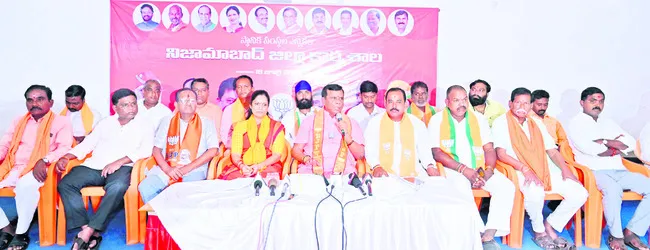 పేదలకు ఇళ్లు ఇవ్వకుంటే నిరాహార దీక్ష చేస్తా