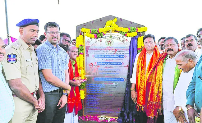 కృష్ణా జలాలు పరిగికి తెస్తాం