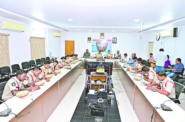 15 మంది ప్రొబేషనరీ ఎస్సైల నియామకం