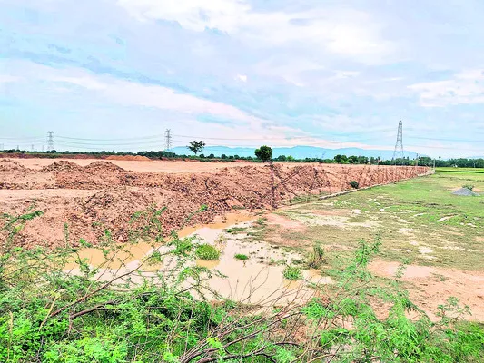 మట్టి అక్రమ రవాణా