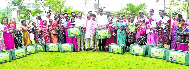 ఘనంగా కేటీఆర్ జన్మదిన వేడుకలు