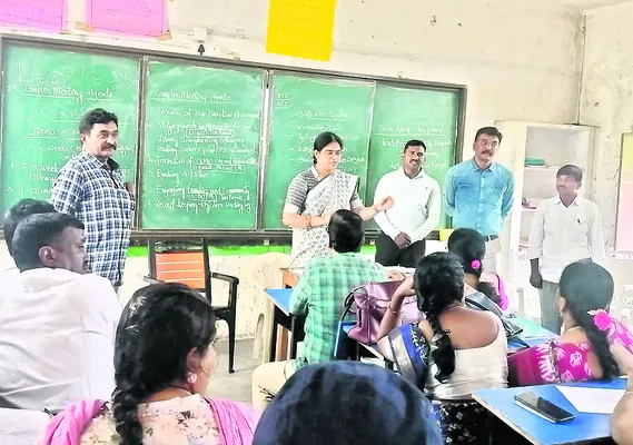 నాణ్యమైన విద్య అందించాలి