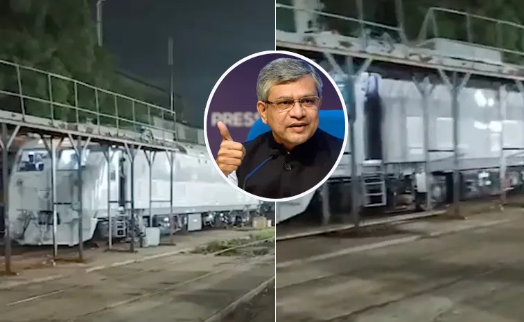 Railways Successfully Tests India First Hydroge Powered Coach
