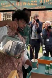 Indian Origin Entrepreneur Who Served Tea To PM Modi Goes Viral3