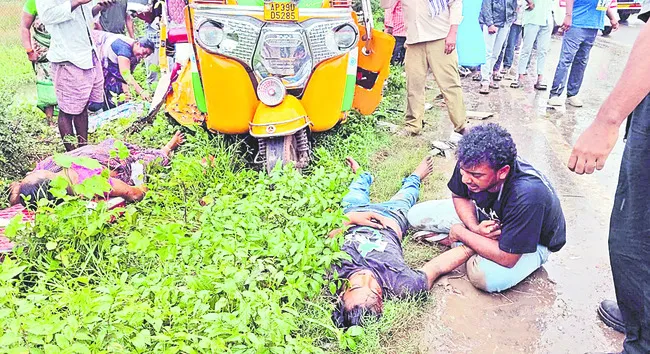 పరామర్శకు వెళుతూ మృత్యుఒడికి..