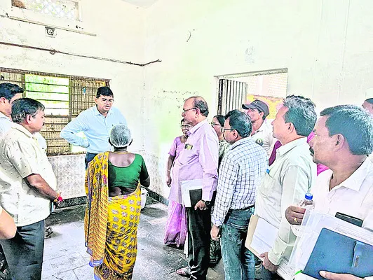 మౌలిక వసతులపై దృష్టి పెట్టండి: కలెక్టర్