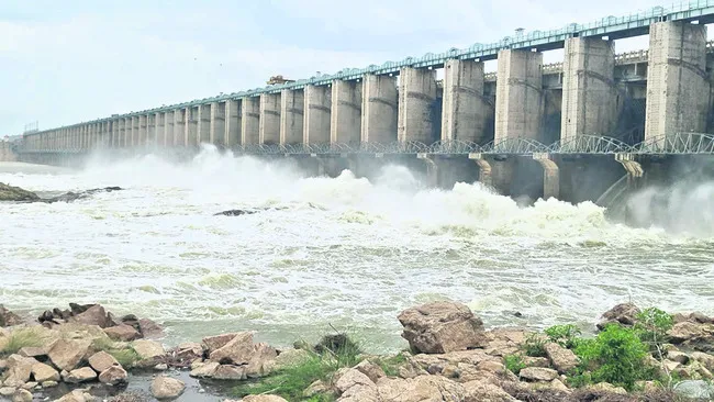 జూరాలకు పెరిగిన వరద 