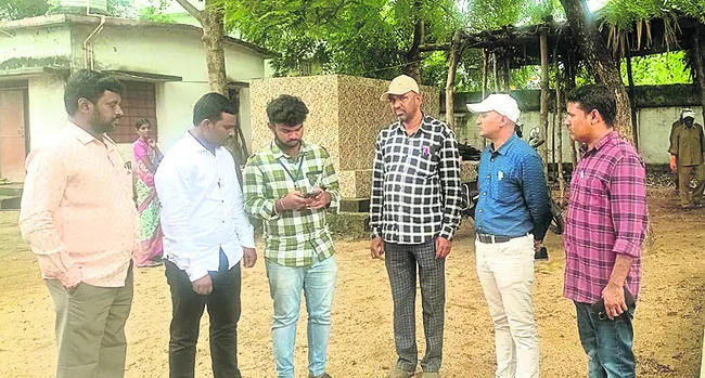 పల్లెలకు స్వచ్ఛ బృందాలు