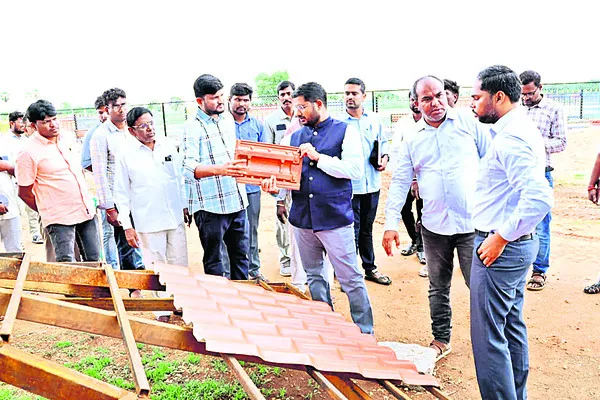 అభివృద్ధి పనుల పరిశీలన