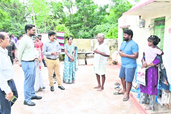 పరిసరాల శుభ్రతతో వ్యాధులు దూరం