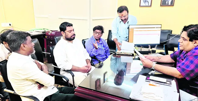 ముగిసిన ‘స్టాండింగ్’ నామినేషన్ల పరిశీలన