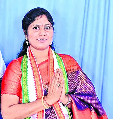 కాటారం మార్కెట్‌ కమిటీ  చైర్‌పర్సన్‌గా తిరుమల
