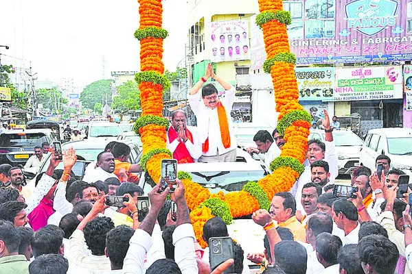 బీసీల పేరుతో డ్రామాలు 