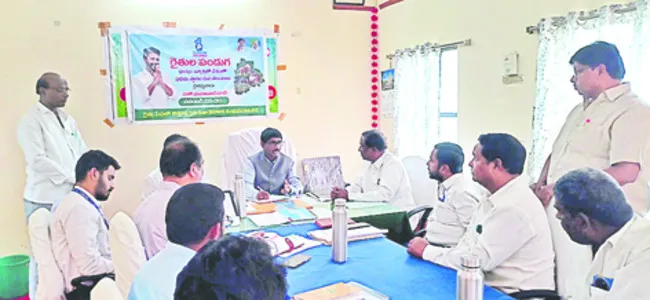 లాభాలు పంచడం అభినందనీయం