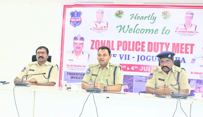 నేరాల నియంత్రణకు సీసీ కెమెరాలు దోహదం