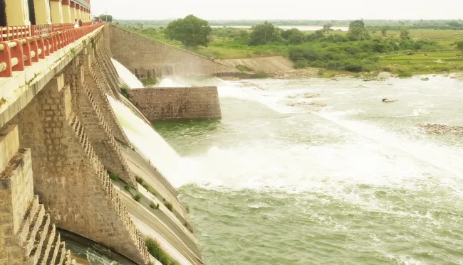 మూసీ రెండు గేట్ల ఎత్తివేత