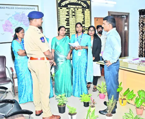 బాధితులకు అండగా భరోసా కేంద్రం 