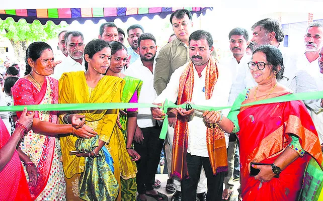 మహిళలు ఆర్థికాభివృద్ధి సాధించాలి