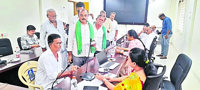 కౌలు అర్జీలు పరిష్కరించేందుకు కృషి 
