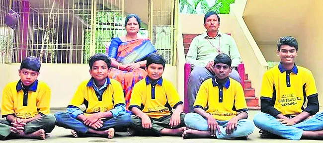 ట్రైతలాన్‌ పోటీల్లో విద్యార్థుల ప్రతిభ 