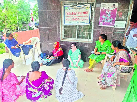 90 లక్షల పొదుపు డబ్బులు స్వాహా 