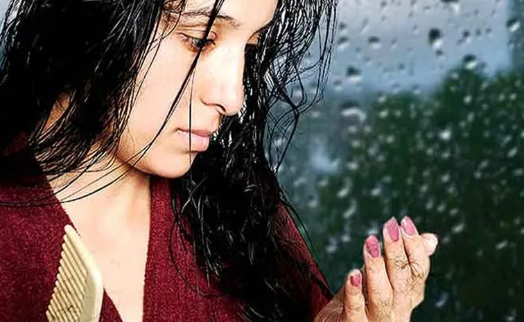 How to maintain hair care in rainy season1