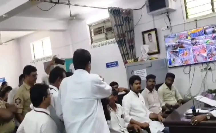 జనసేన నేతల కాళ్ళపై పడిన గండి ఆంజనేయ స్వామి ఆలయ ఈవో