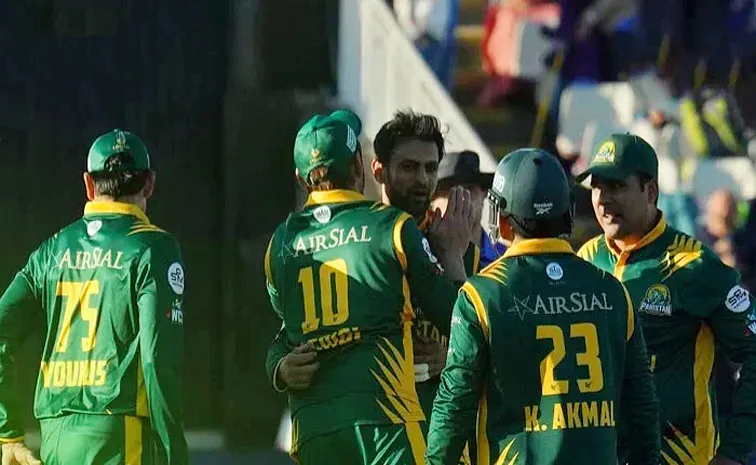  Pakistan Champions stun South Africa Champions by 31 runs in Leicester1