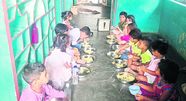 చిన్నారులంటే అంత అలుసా..
