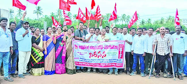 నరసాపురంలో ఉగ్ర గోదావరి