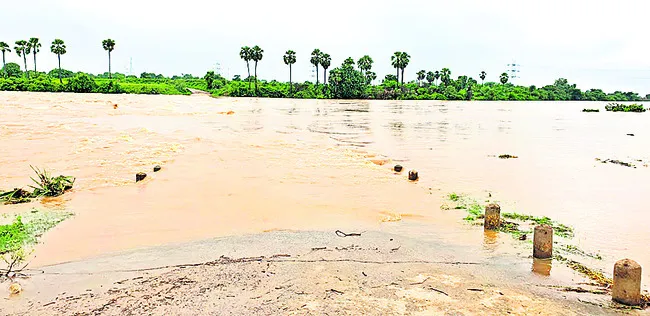 తగ్గని పాకాల వరద ఉధృతి