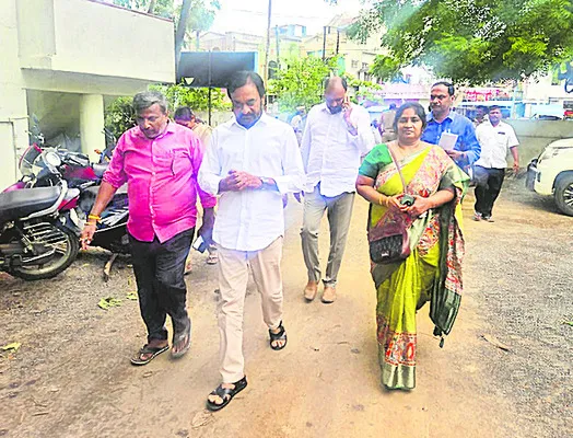 ప్రజల దృష్టి మళ్లించేందుకు అక్రమ కేసు