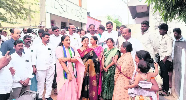 చెరువులకు నీరిచ్చే పనులన్నీ అప్పుడే పూర్తి చేశాం