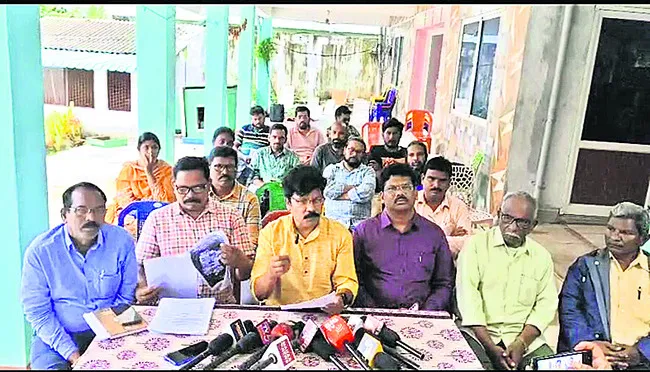 గిరిజన తెగల మధ్య విబేధాలు సృష్టించడం తగదు