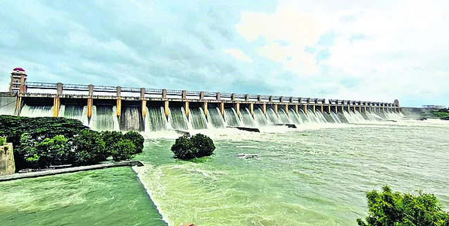 తుంగభద్రమ్మ ఉగ్రరూపం