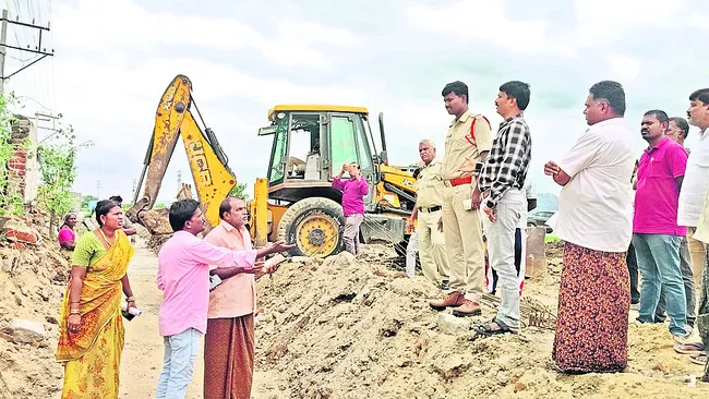 గాజులమండ్యంలో భూవివాదం