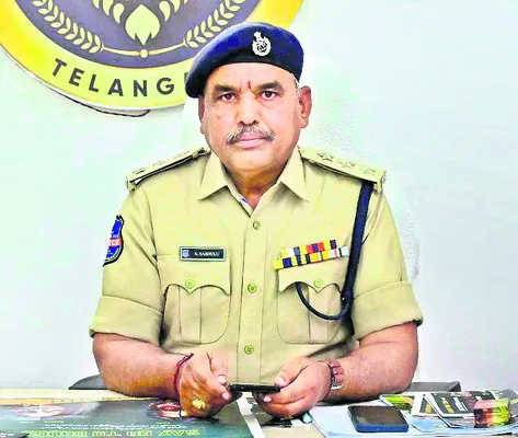 తల్లిదండ్రులు పిల్లలను పర్యవేక్షించాలి