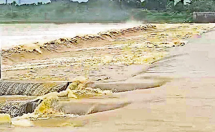 Amid Heavy Rain Flood Threat Looms Over Odisha As Major Rivers Breach Danger Mark1