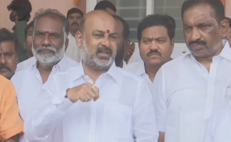 Union Minister Bandi Sanjay Slams BRS Working President KTR