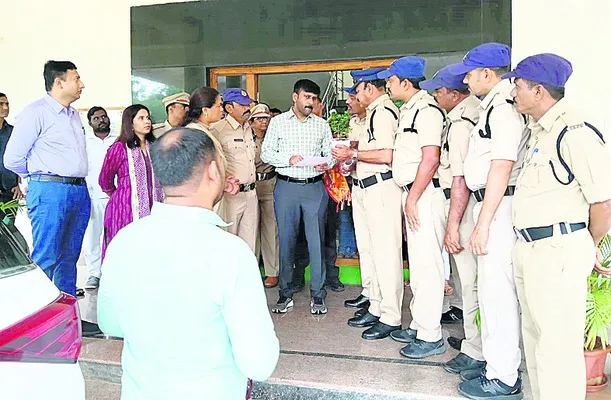 ప్రత్యేకాధికారికి వినతి