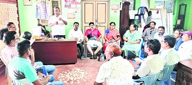 ఉపాధ్యాయులకు బోధనేతర పనులు వద్దు 
