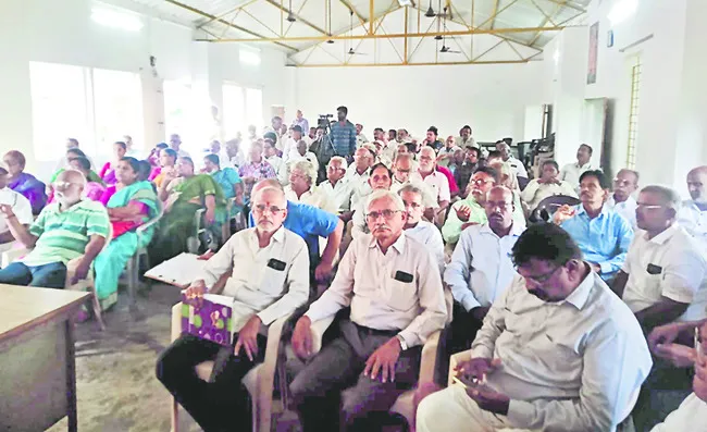 డైరెక్టర్ల అసమర్థత వల్లే అన్యాయం