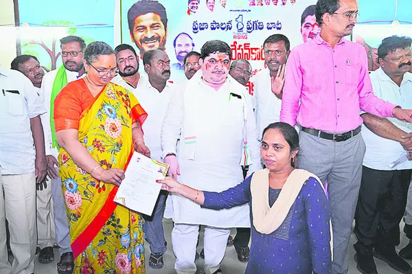 కేంద్రం ఆధీనంలోనే ఎరువుల తయారీ
