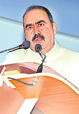 సందడిగా కేఎల్యూ నూతన విద్యార్థుల సమ్మేళనం